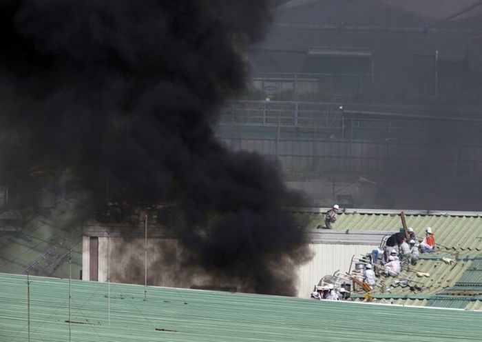 SsangYong workers fight the South Korean police (28 pics)