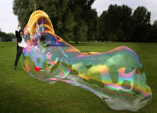 Giant Bubbles (13 pics)