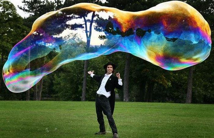 Giant Bubbles (13 pics)