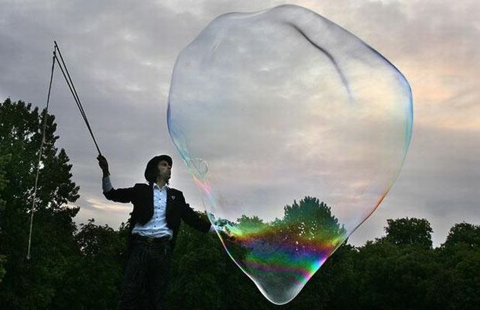 Giant Bubbles (13 pics)