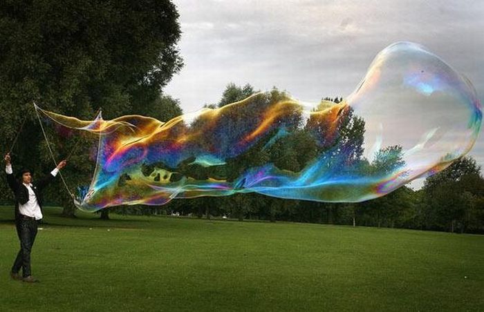 Giant Bubbles (13 pics)