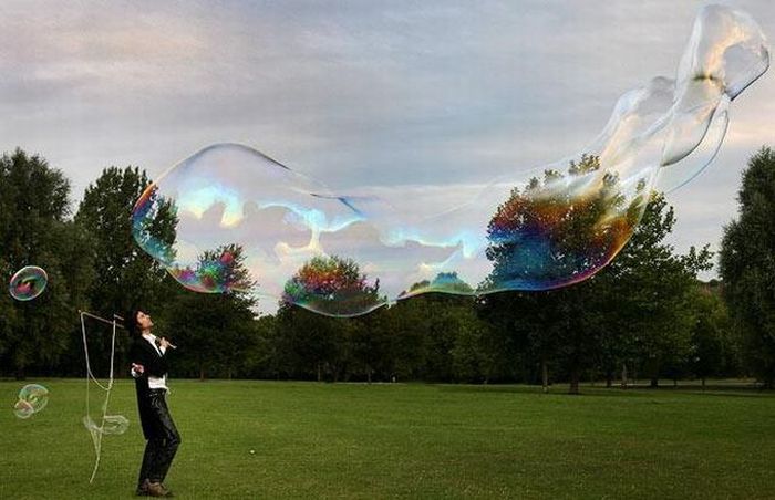 Giant Bubbles (13 pics)