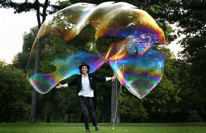 Giant Bubbles (13 pics)