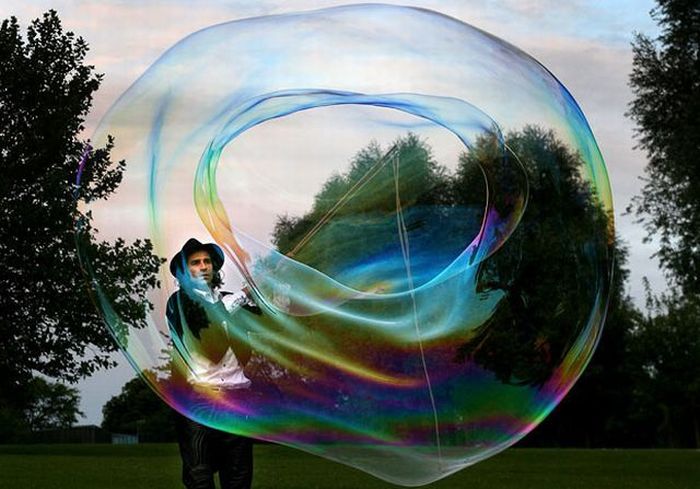 Giant Bubbles (13 pics)