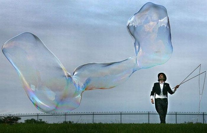 Giant Bubbles (13 pics)