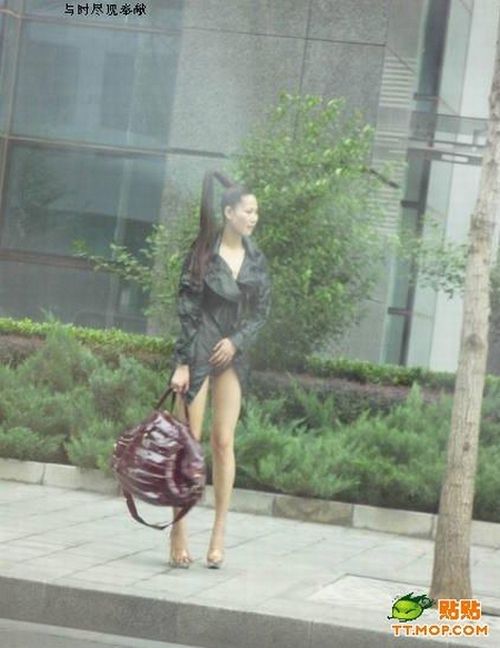 A girl in Beijing (4 pics)
