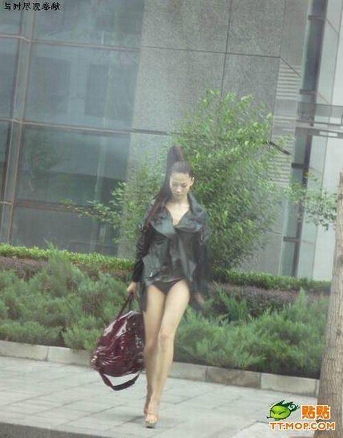 A girl in Beijing (4 pics)