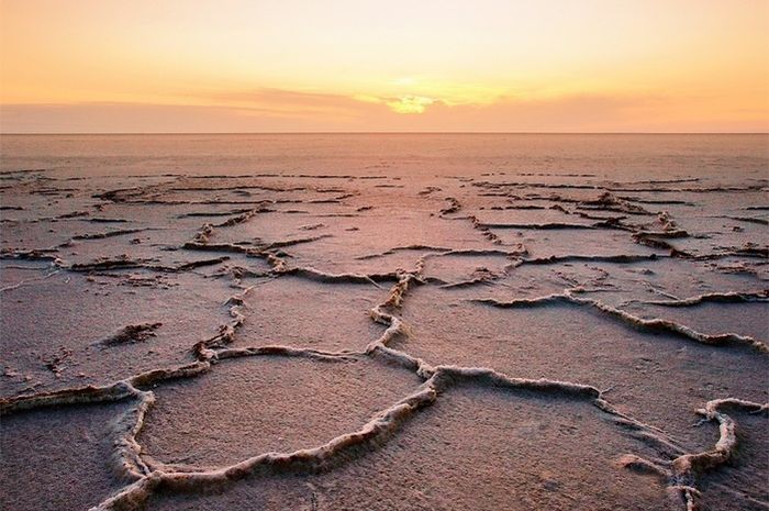 Aral Sea. The Dead One (17 pics)