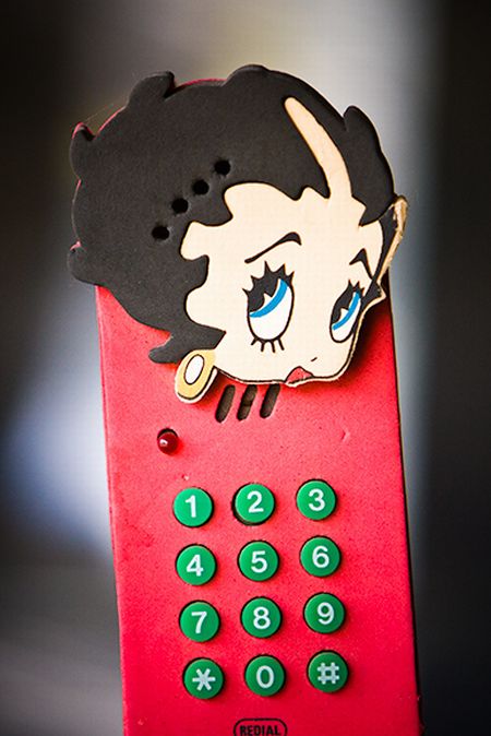 Unusual Vintage Phones (15 pics)