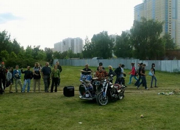 Drum Bike from Moscow (9 pics)
