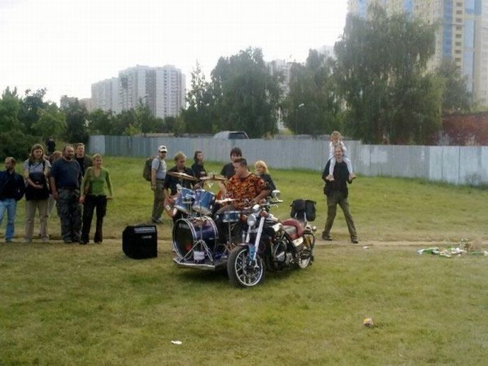 Drum Bike from Moscow (9 pics)