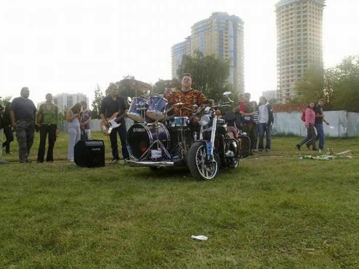 Drum Bike from Moscow (9 pics)