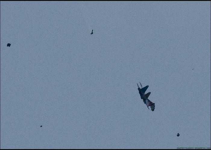 Two Russian Su-27 fighters collided (12 pics)