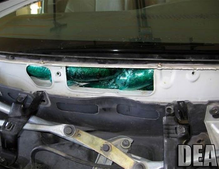 How to hide cocaine in the cars? (14 pics)