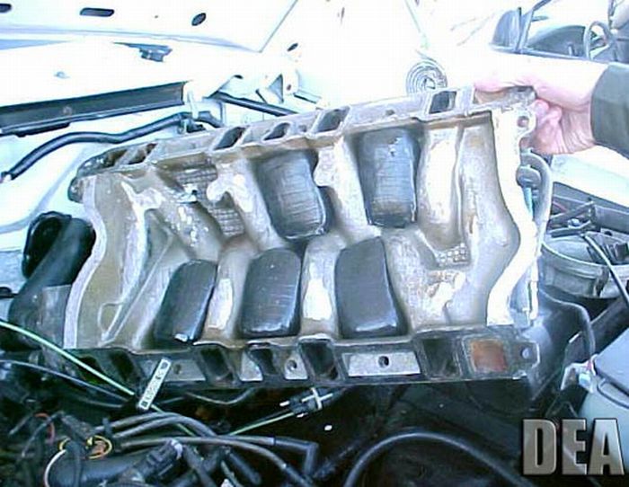 How to hide cocaine in the cars? (14 pics)