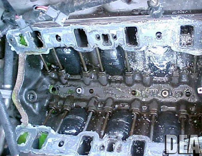 How to hide cocaine in the cars? (14 pics)
