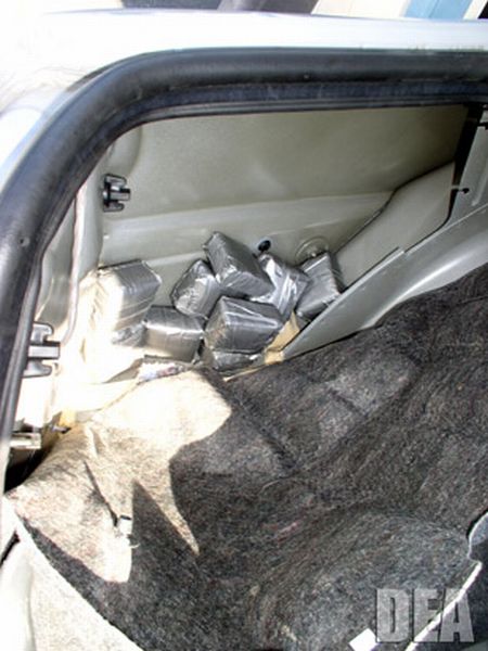 How to hide cocaine in the cars? (14 pics)