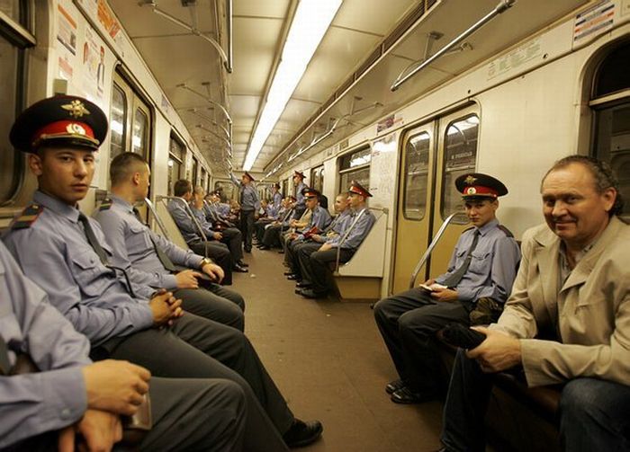 Once upon a time in subway (57 pics)