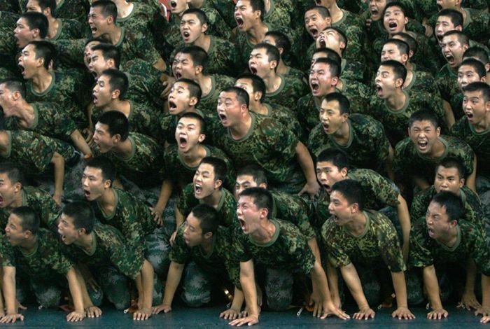 Funny Chinese Soldiers (12 pics)