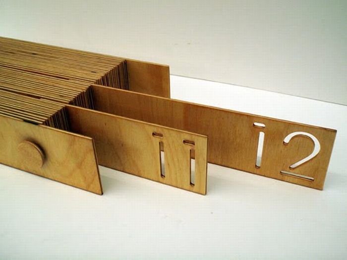 Unusual Wooden Calendar (5 pics)