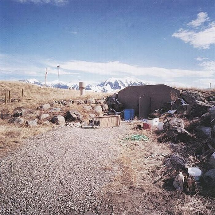 Private American Bomb Shelters (19 pics)