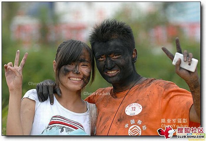 Painted-face Festival in China (11 pics)