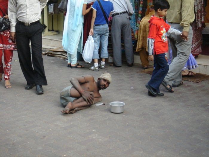 Crippled beggars of India (17 pics)