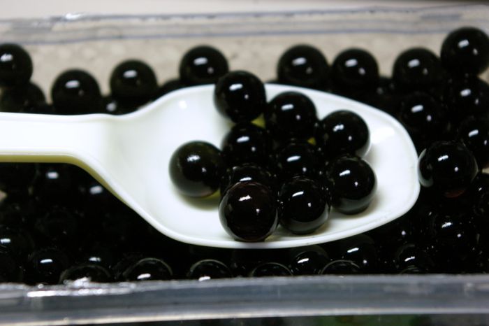 Unusual black caviar (5 pics)