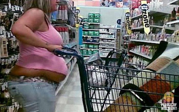 Funny and strange people in Wal-Mart  (35 pics)