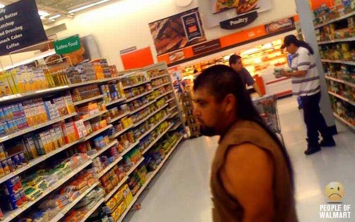 Funny and strange people in Wal-Mart  (35 pics)