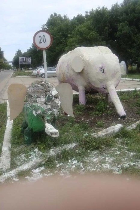 Creepy Playground (38 pics)