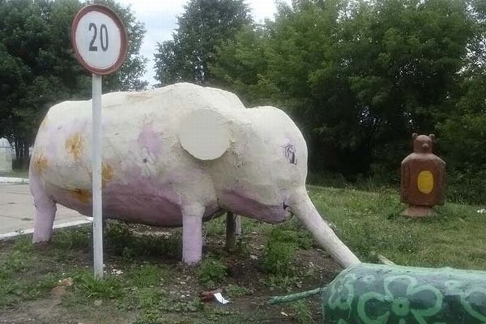 Creepy Playground (38 pics)