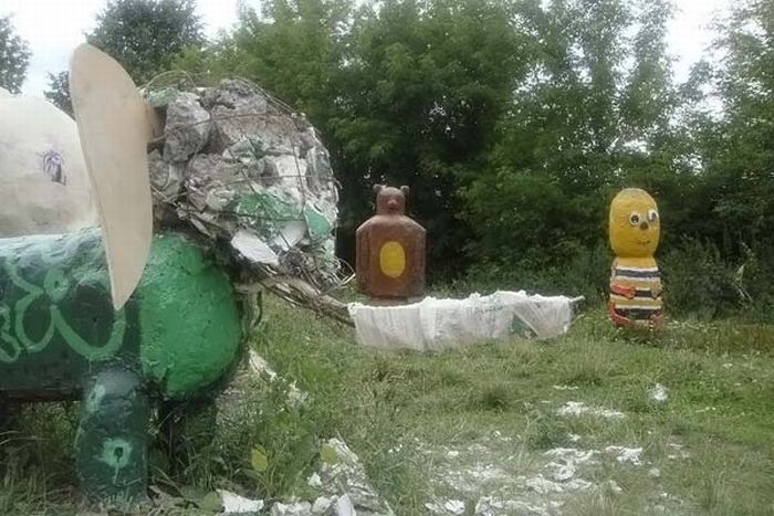 Creepy Playground (38 pics)