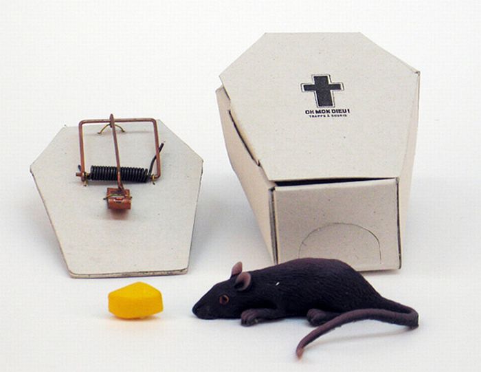 Coffin shaped mousetrap (4 pics)