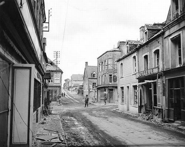 Normandy 1944. Then and Now (204 pics)