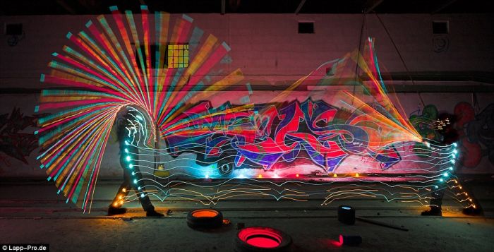 Amazing light graffiti (10 pics)