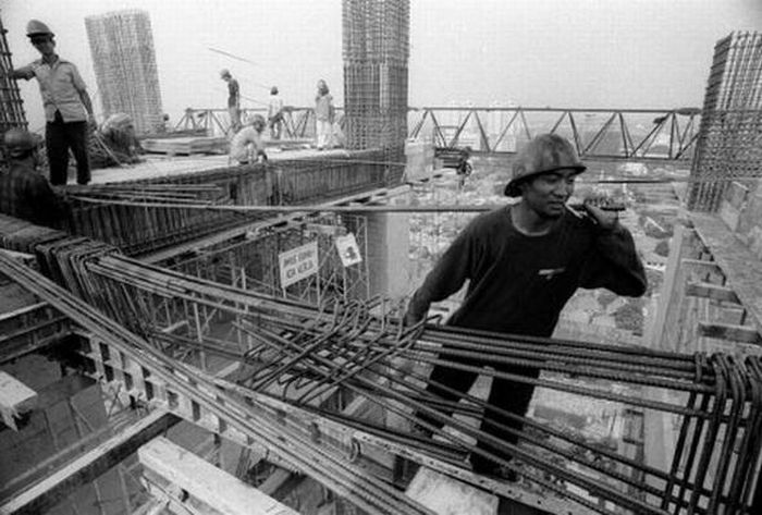 Indonesian construction workers (23 pics)