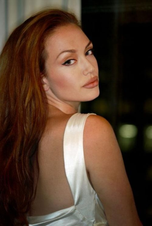 Tiffany Claus - Angelina Jolie look-alike (18 pics)
