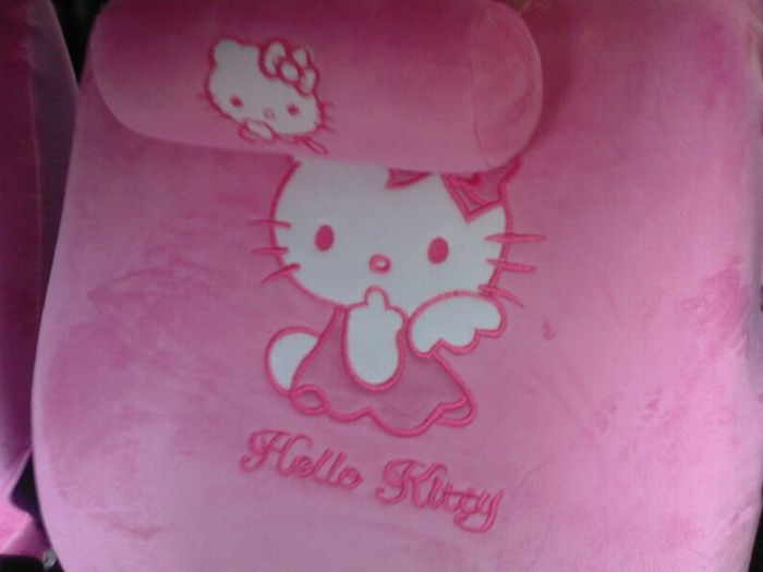 Hello Kitty Car (8 pics)