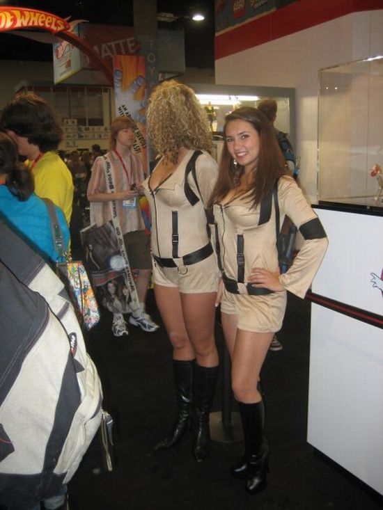 Sexy Ghostbuster Girls (16 pics)