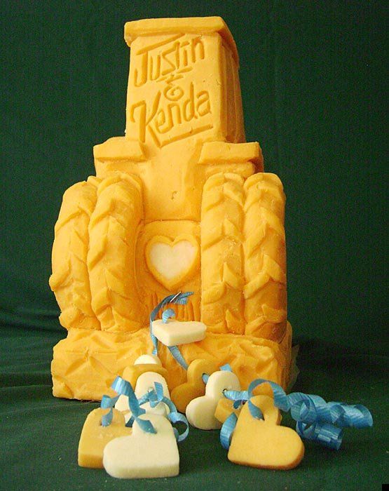 Amazing cheese sculptures (24 pics)