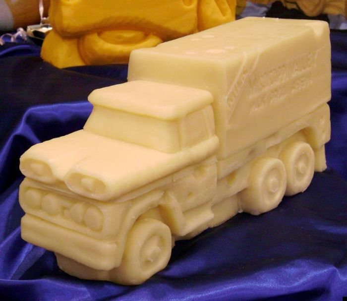 Amazing cheese sculptures (24 pics)