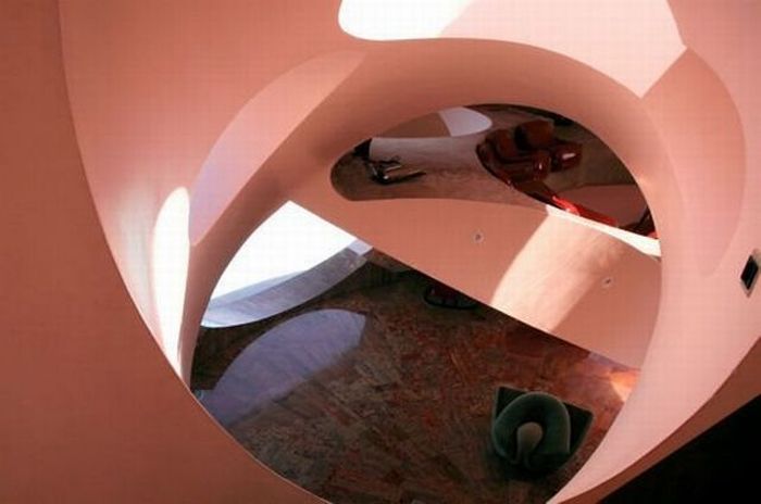 Pierre Cardin’s Palais Bulles (35 pics)