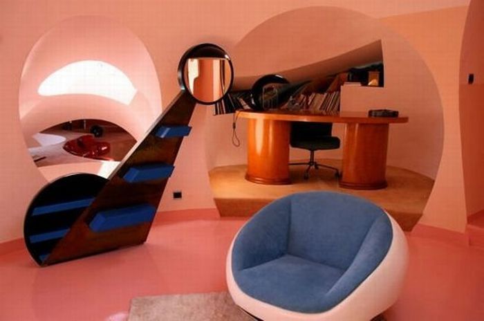 Pierre Cardin’s Palais Bulles (35 pics)