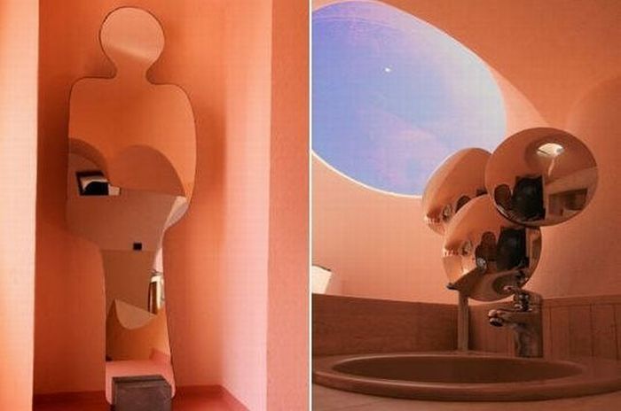 Pierre Cardin’s Palais Bulles (35 pics)