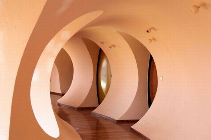 Pierre Cardin’s Palais Bulles (35 pics)