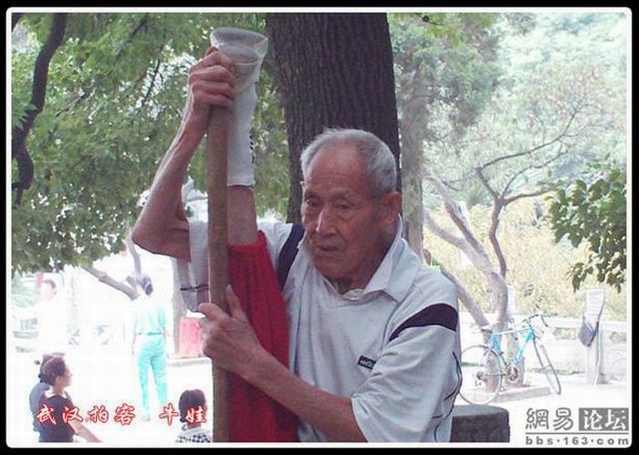 Strong Grandpa (11 pics)