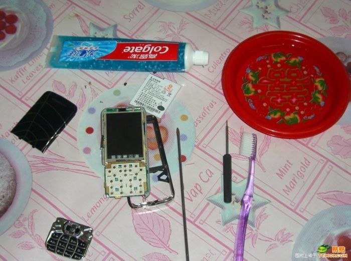 How to clean a phone (11 pics)