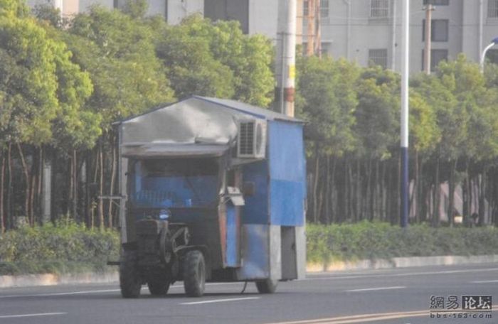House On Wheels in China (5 pics)