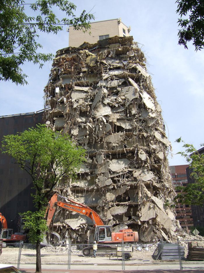Strange demolished building (3 pics)
